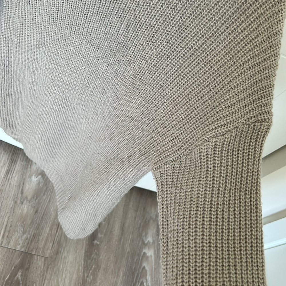 TKEQ knit sweater - Picture 4 of 5